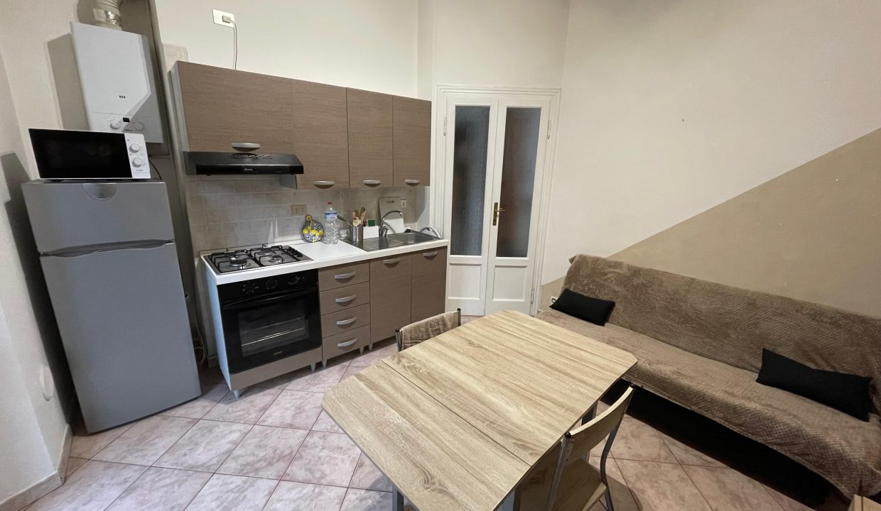 BILOCALE IN AFFITTO CON BALCONE VIA FIUGGI (7)