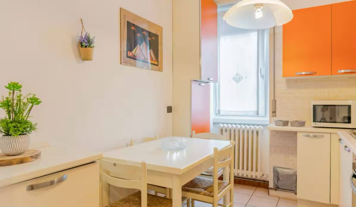 BILOCALE VIA TONALE (5)