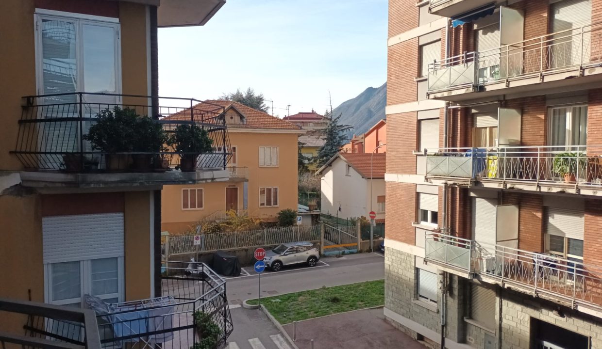 TRILOCALE CON BALCONI MALGRATE (2)