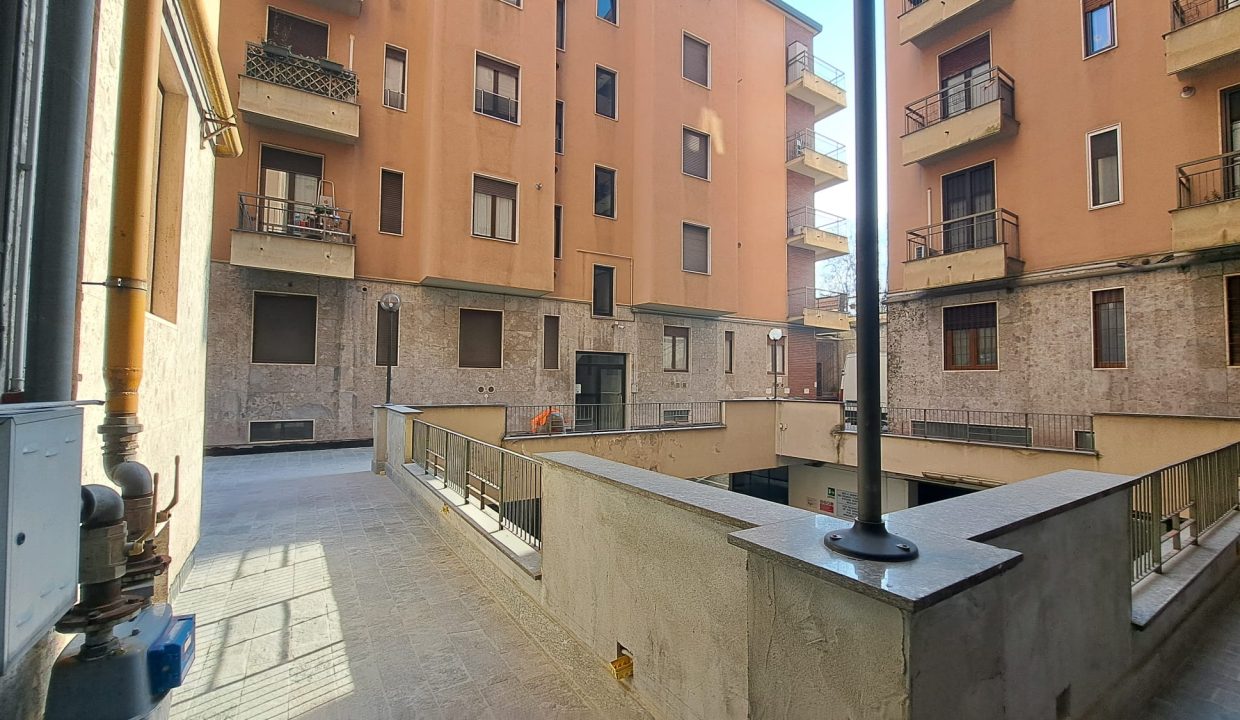 BILOCALE CON BALCONI (5)