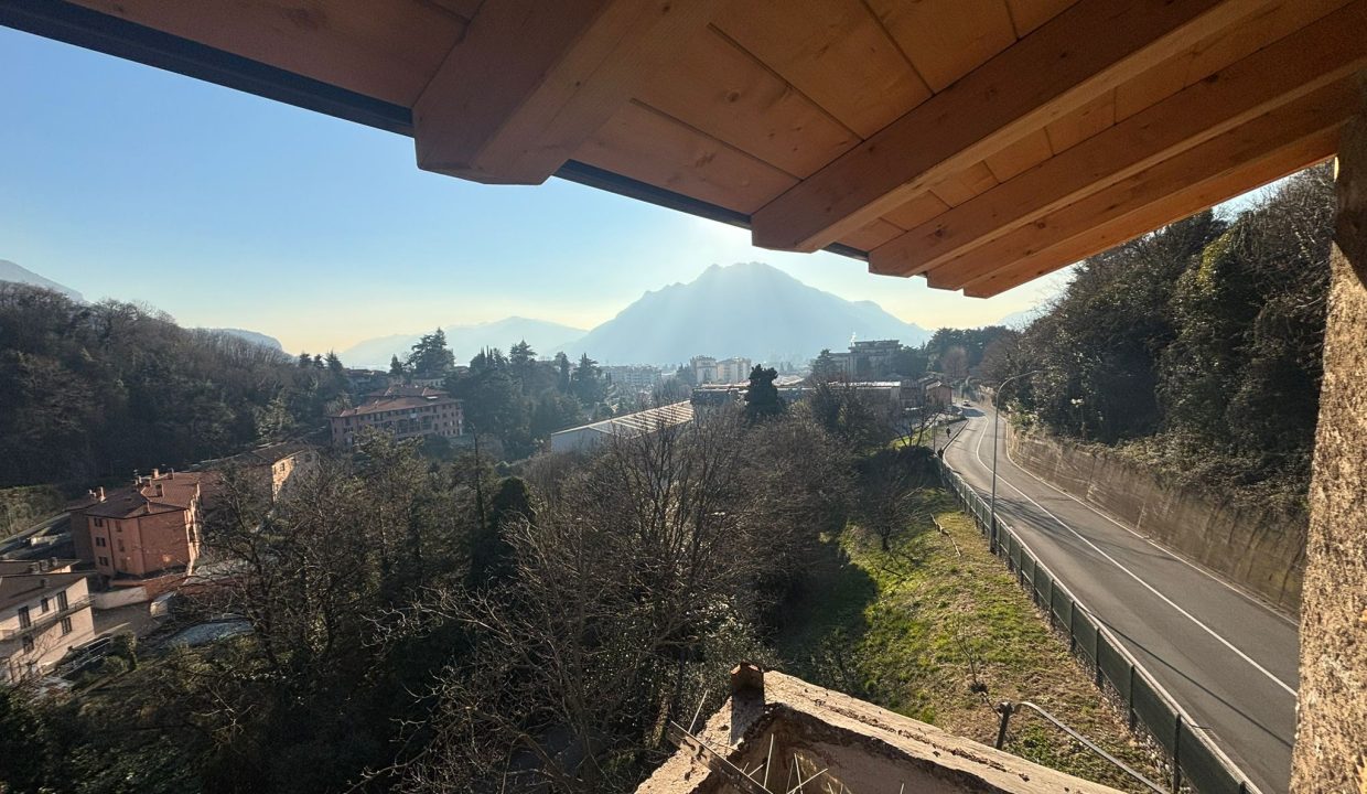 CASA INDIPENDENTE CON GIARDINO LECCO (10)