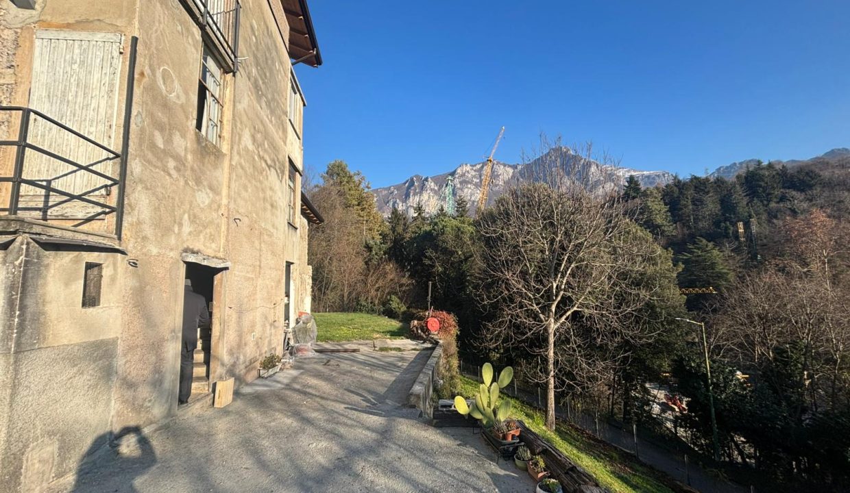 CASA INDIPENDENTE CON GIARDINO LECCO (19)