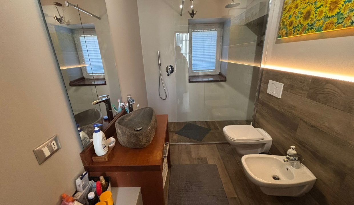 CASA INDIPENDENTE CON GIARDINO LECCO (2)