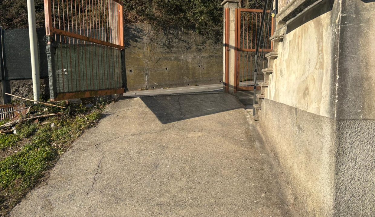CASA INDIPENDENTE CON GIARDINO LECCO (20)