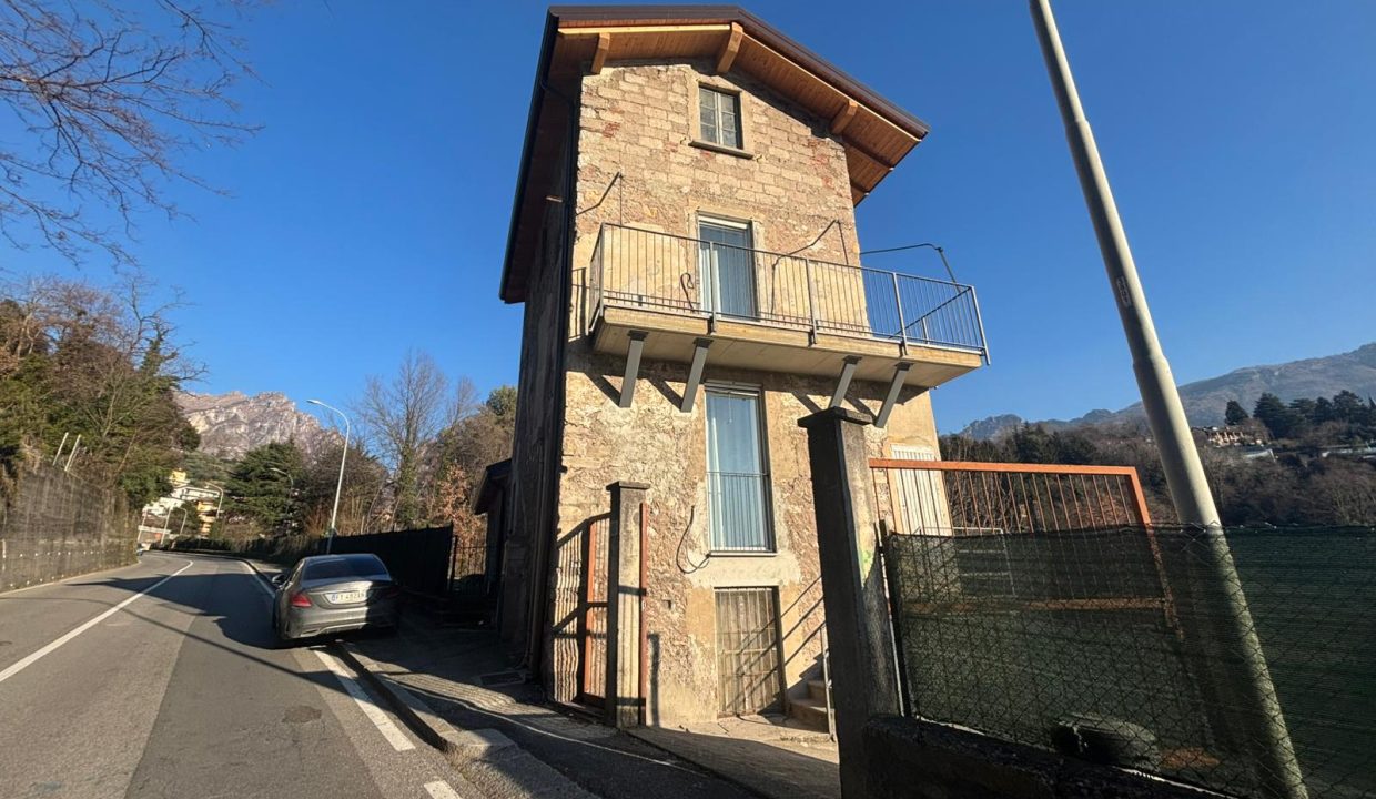 CASA INDIPENDENTE CON GIARDINO LECCO (21)
