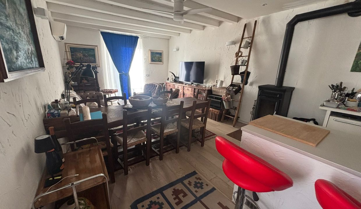 CASA INDIPENDENTE CON GIARDINO LECCO (7)