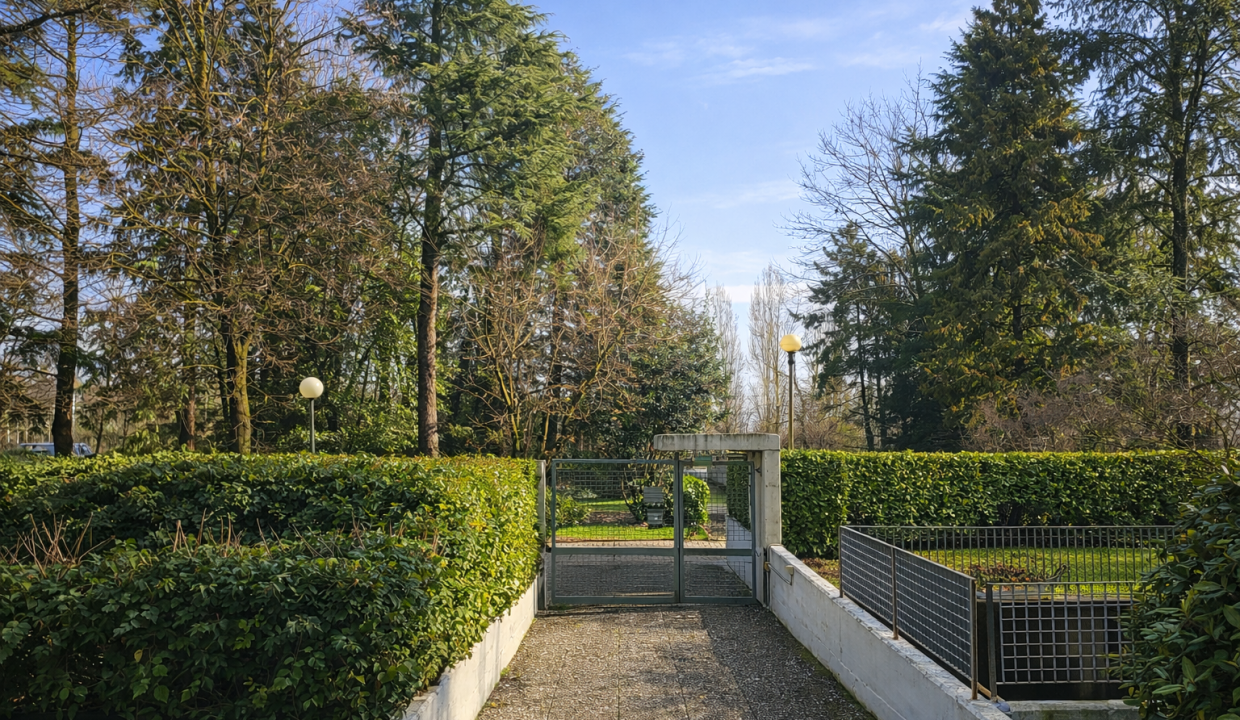 TRILOCALE CON DOPPI SERVIZI E BALCONI (12)