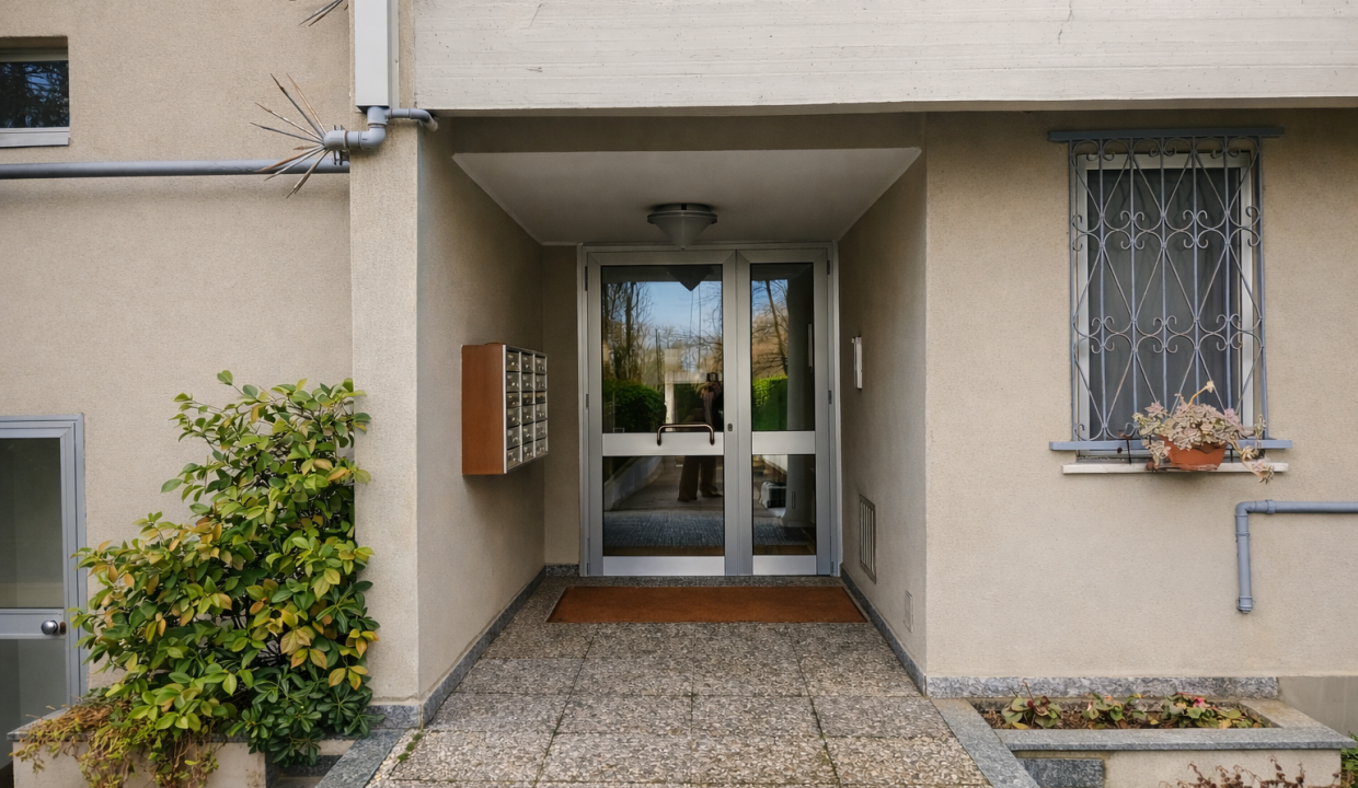 TRILOCALE CON DOPPI SERVIZI E BALCONI (14)