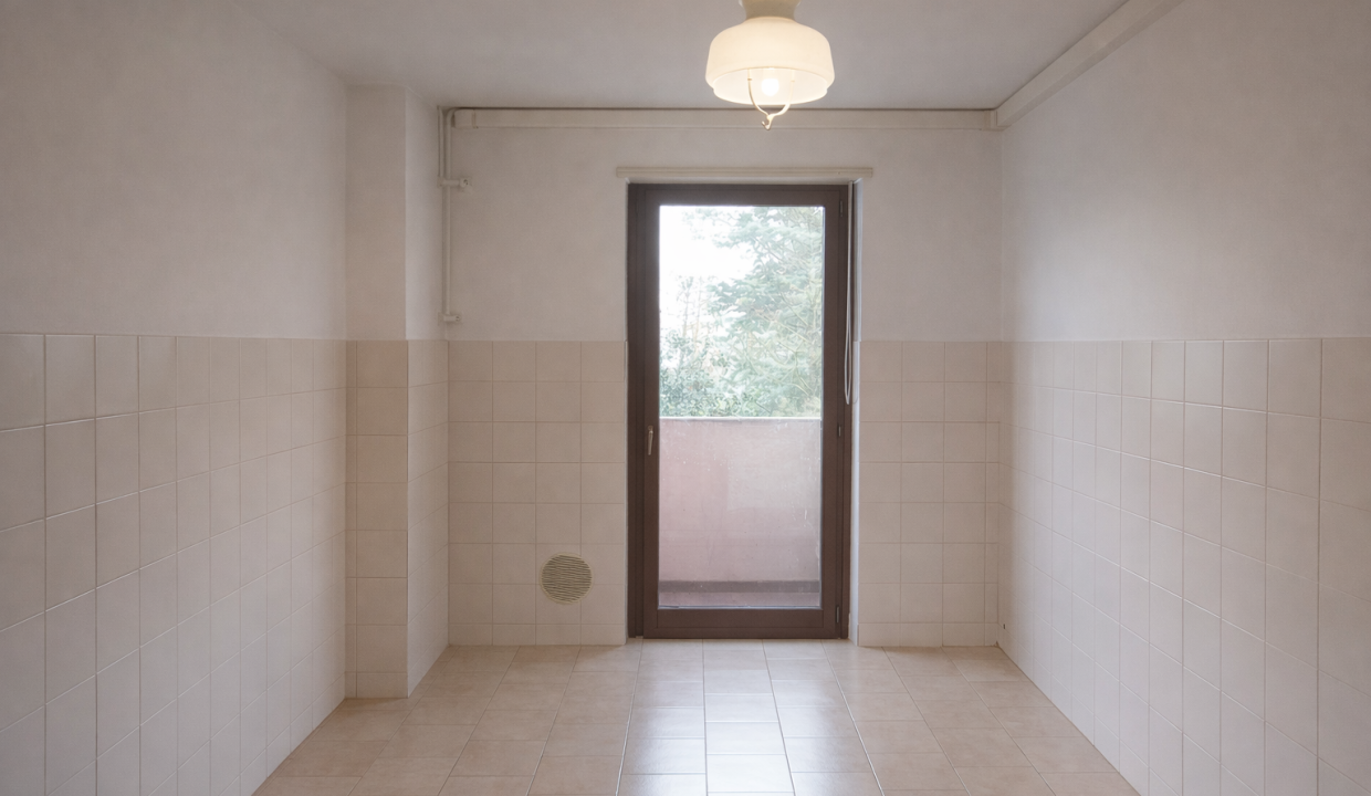 TRILOCALE CON DOPPI SERVIZI E BALCONI (20)