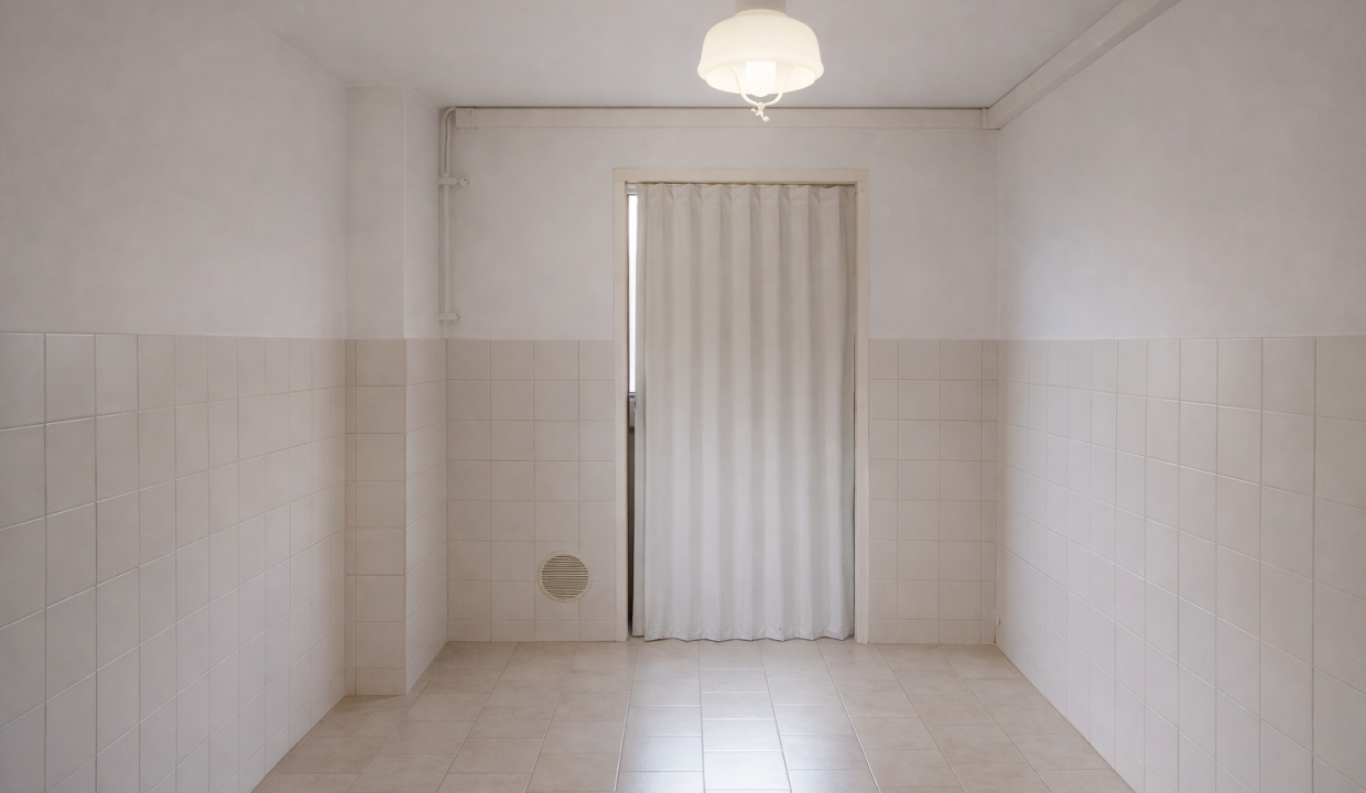 TRILOCALE CON DOPPI SERVIZI E BALCONI (21)