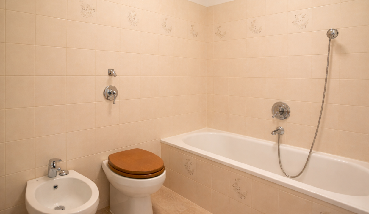 TRILOCALE CON DOPPI SERVIZI E BALCONI (3)