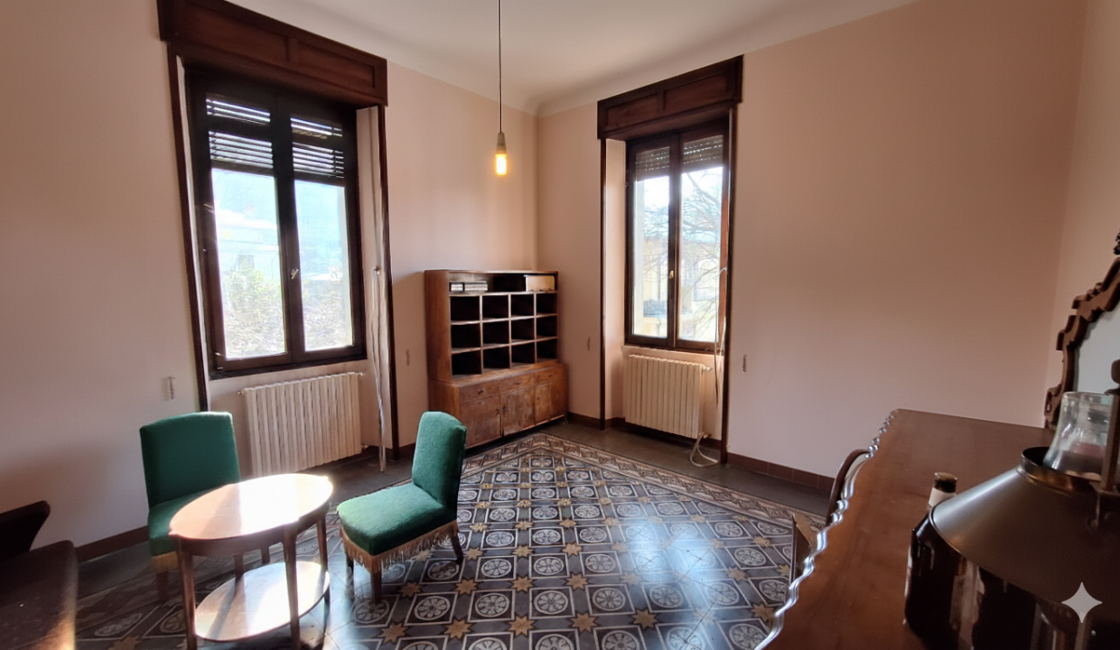 VILLA BIFAMILIARE A ESINO CON GIARDINO