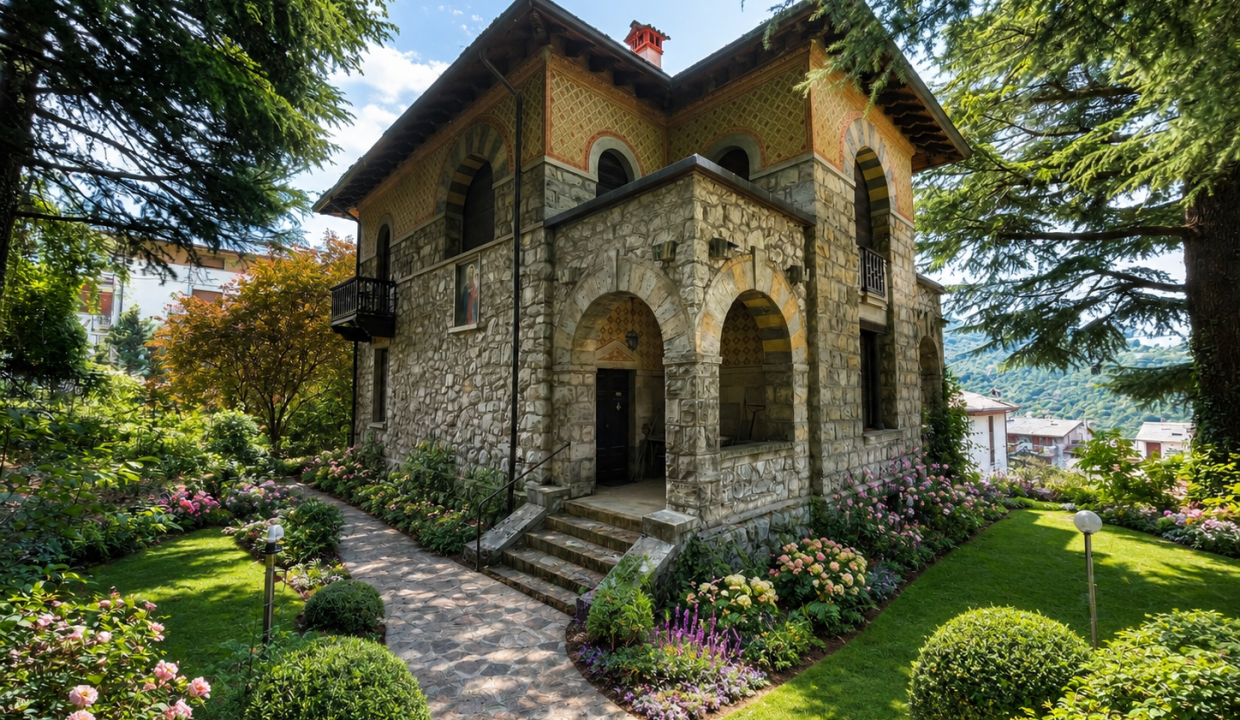 VILLA BIFAMILIARE A ESINO CON GIARDINO 01