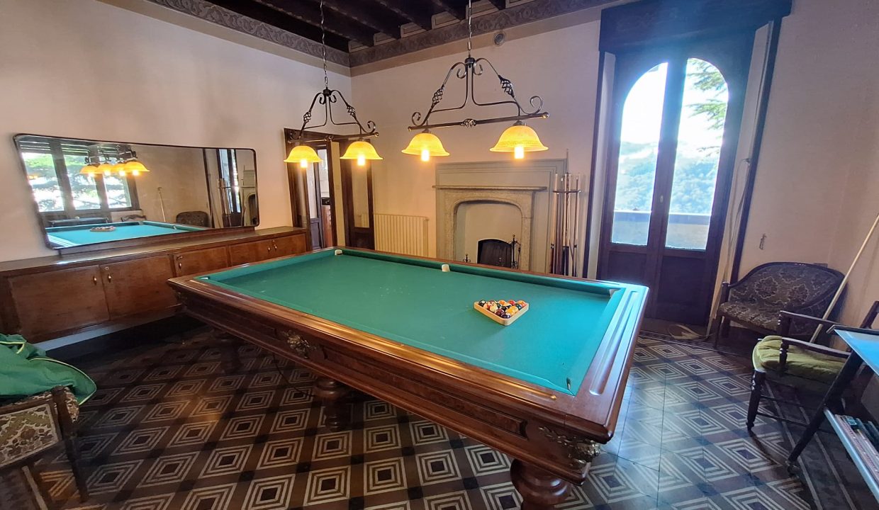 VILLA BIFAMILIARE A ESINO CON GIARDINO 11