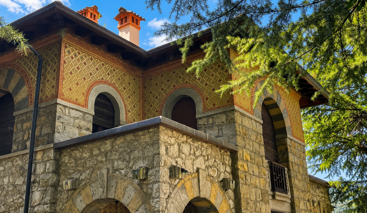 VILLA BIFAMILIARE A ESINO CON GIARDINO 20