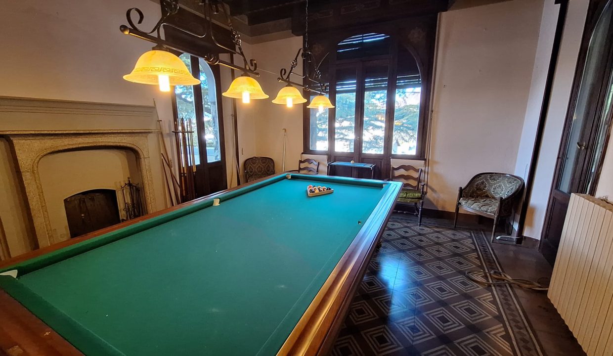 VILLA BIFAMILIARE A ESINO CON GIARDINO