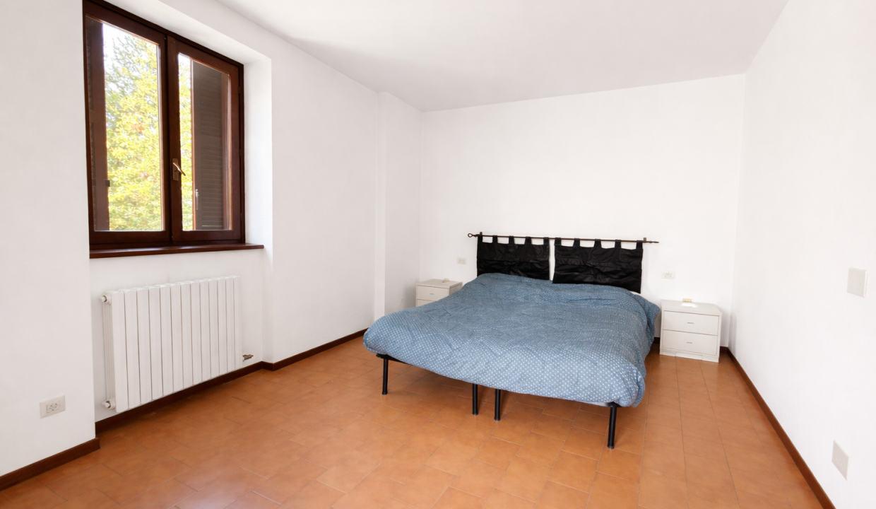 BILOCALE A MANDELLO CENTRO CON BALCONE