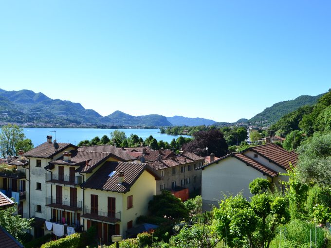 TRILOCALE A PESCATE CON BALCONE VISTA LAGO