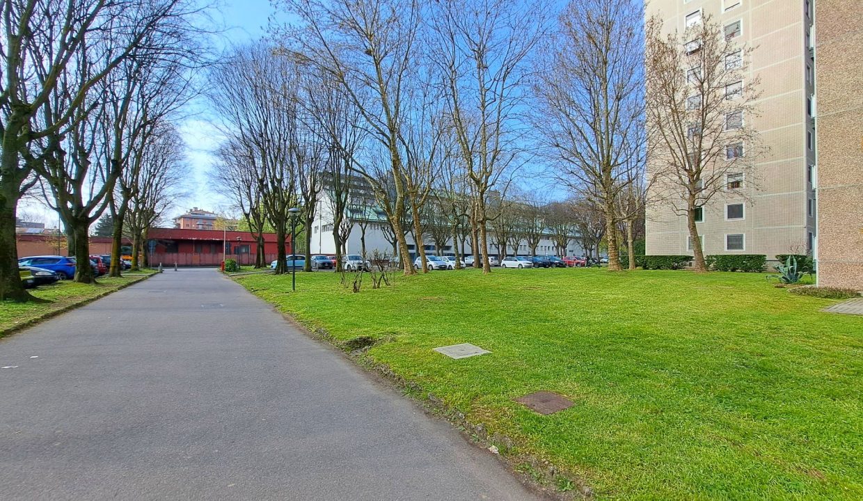 TRILOCALE CON BALCONE (25)