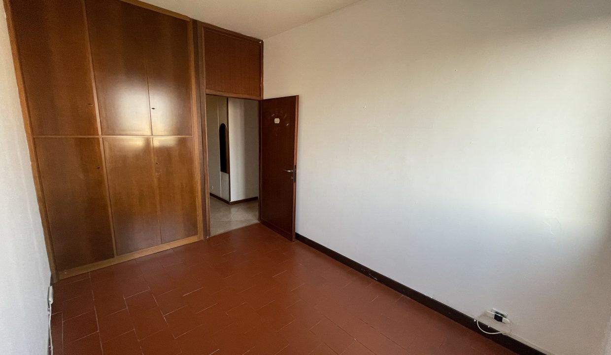 TRILOCALE CON BALCONE ZONA GALLARATESE (16)