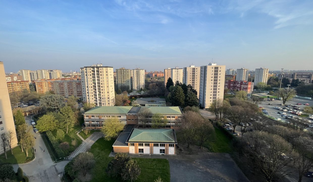 TRILOCALE CON BALCONE ZONA GALLARATESE (18)