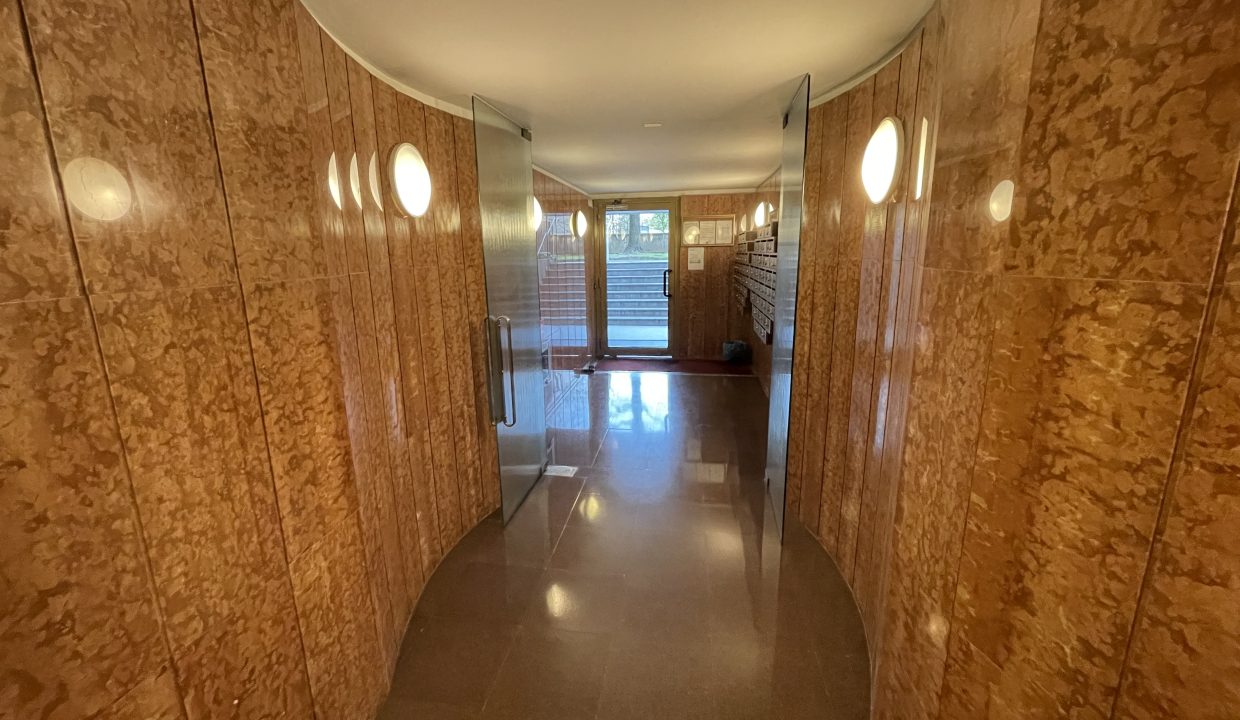 TRILOCALE CON BALCONE ZONA GALLARATESE (2)