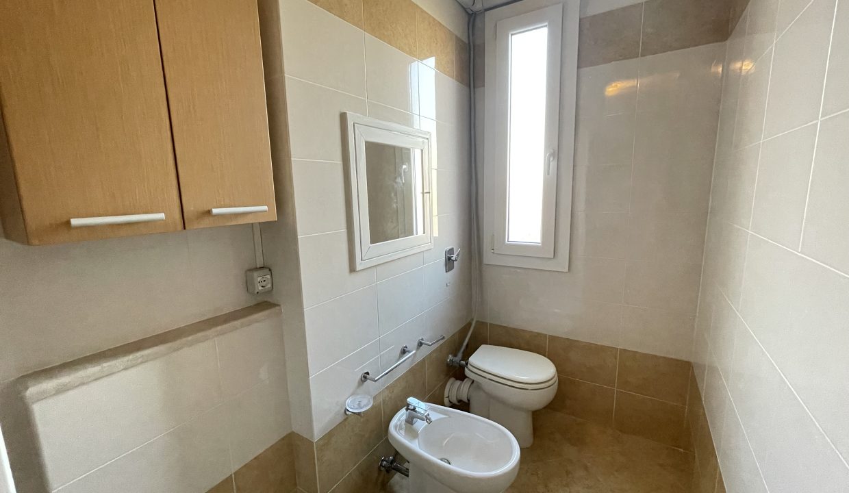 TRILOCALE CON BALCONE ZONA GALLARATESE (25)