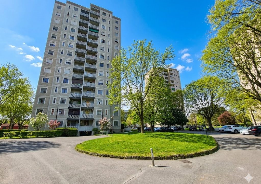 TRILOCALE CON BALCONE ZONA GALLARATESE (28)