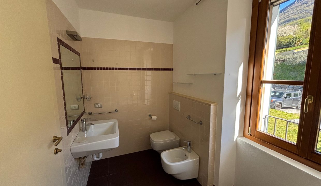 QUADRILOCALE AD ABBADIA LARIANA CON GIARDINO