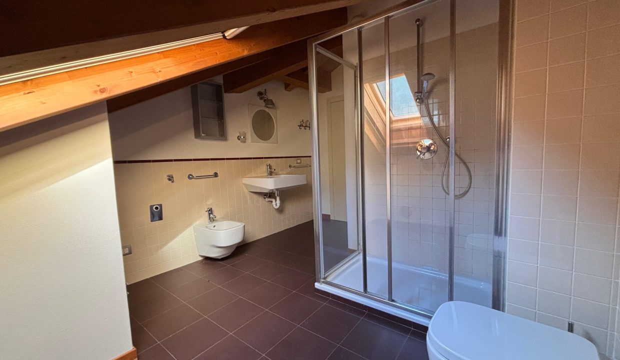 QUADRILOCALE AD ABBADIA LARIANA CON GIARDINO