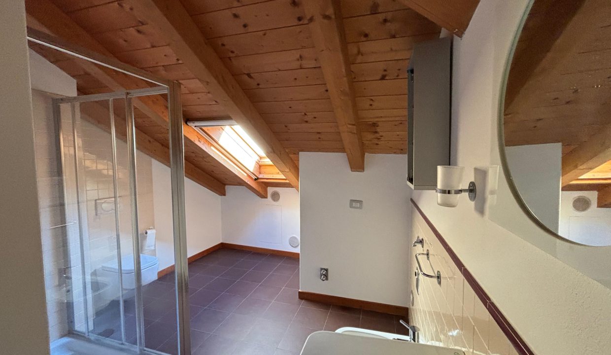 QUADRILOCALE AD ABBADIA LARIANA CON GIARDINO