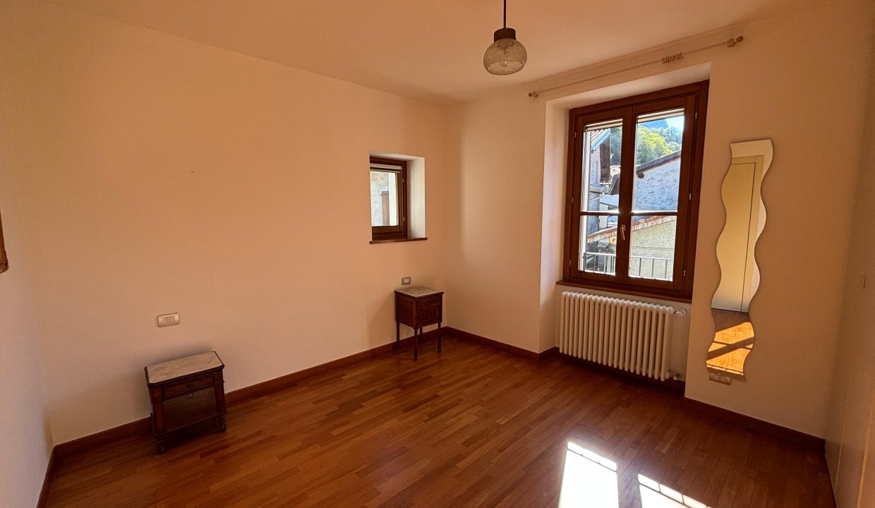 QUADRILOCALE AD ABBADIA LARIANA CON GIARDINO