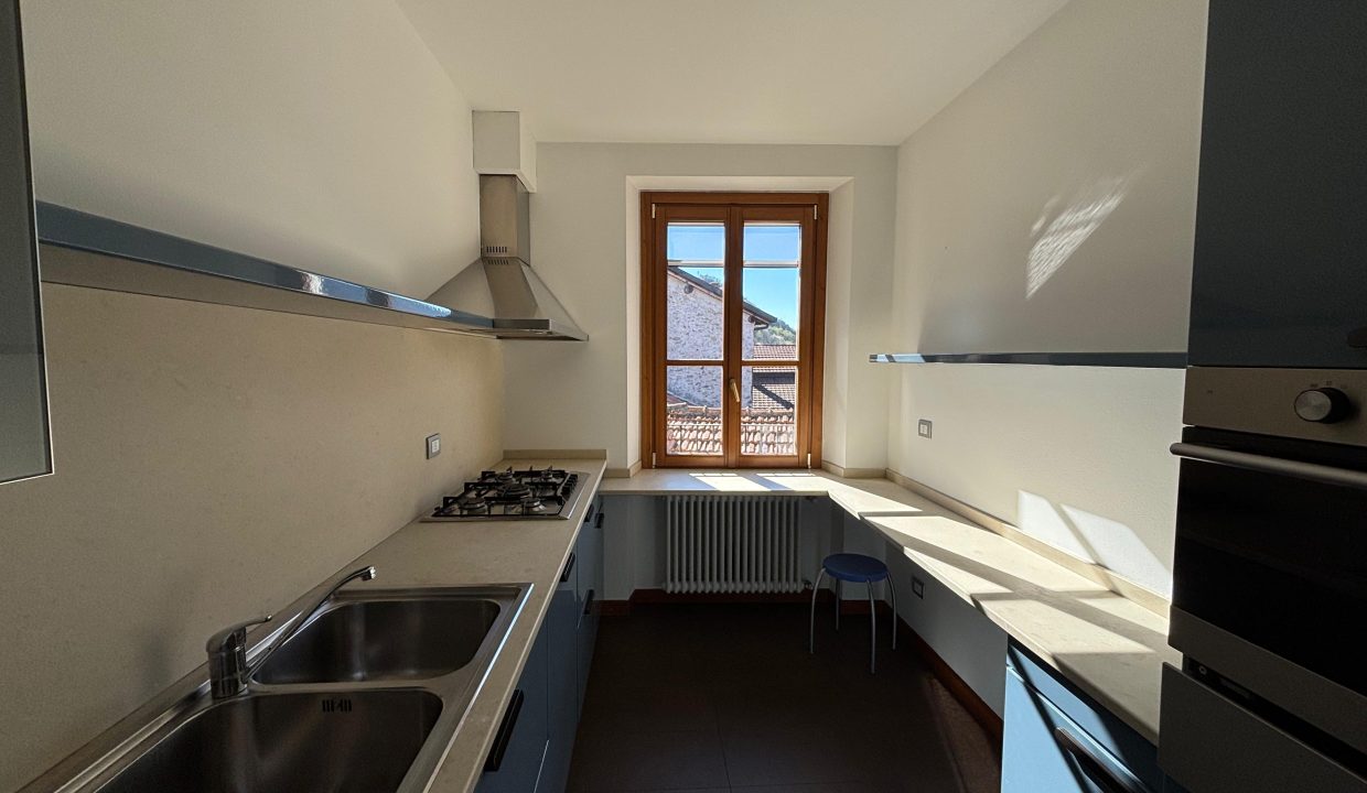 QUADRILOCALE AD ABBADIA LARIANA CON GIARDINO