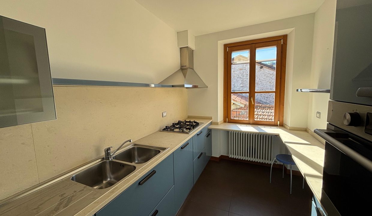 QUADRILOCALE AD ABBADIA LARIANA CON GIARDINO