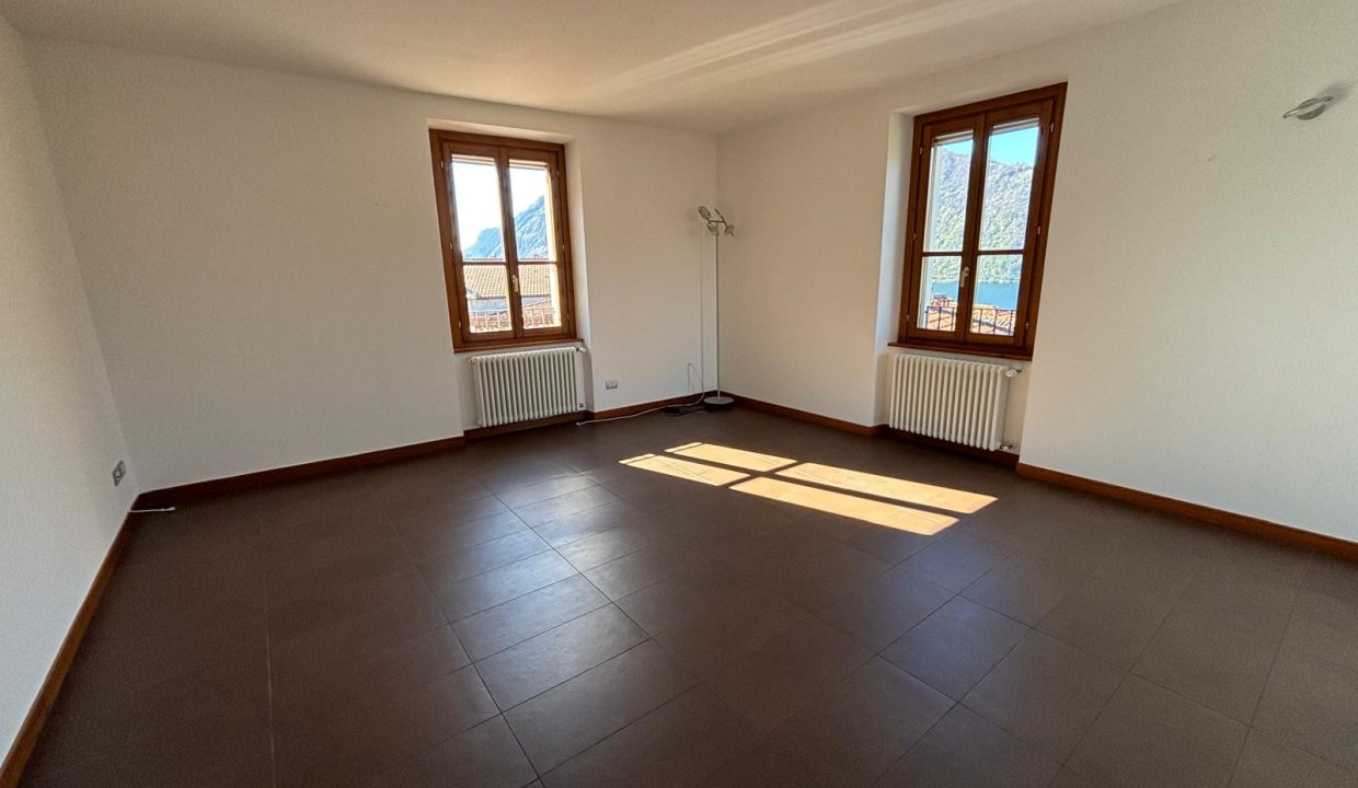 QUADRILOCALE AD ABBADIA LARIANA CON GIARDINO