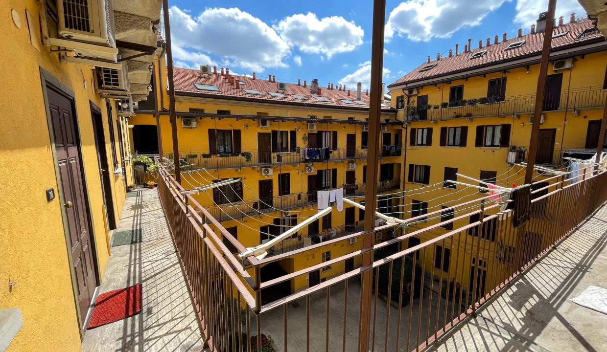 MONOLOCALE ARREDATO ZONA LORETO (11)