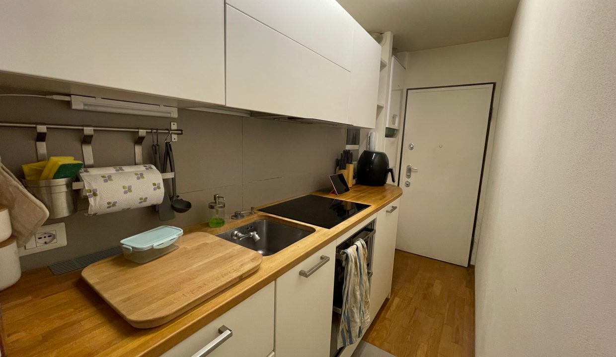 MONOLOCALE ARREDATO ZONA LORETO (15)