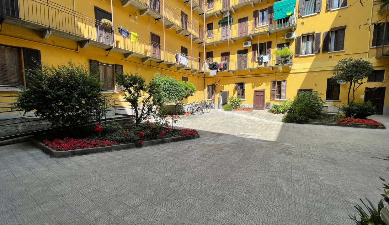 MONOLOCALE ARREDATO ZONA LORETO (16)