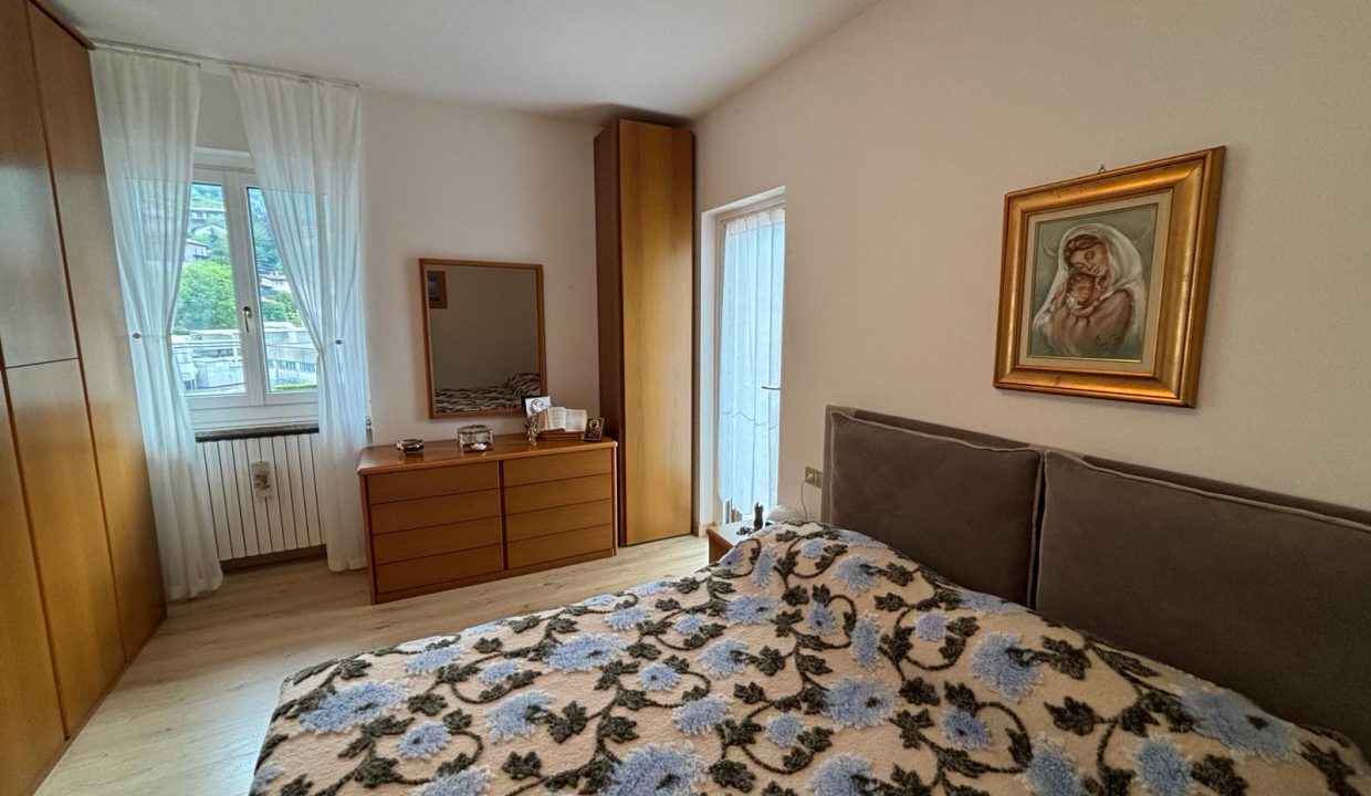 TRILOCALE A MANDELLO CON BALCONE