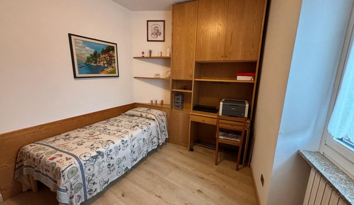 TRILOCALE A MANDELLO CON BALCONE