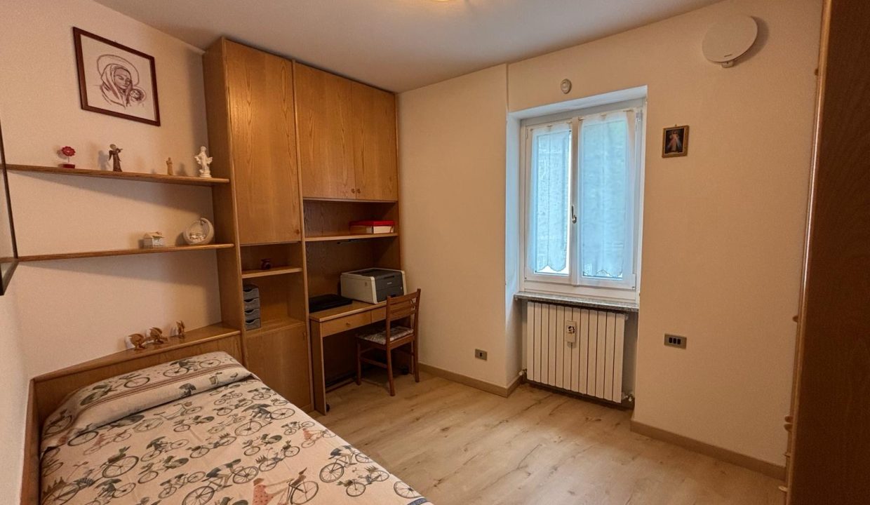 TRILOCALE A MANDELLO CON BALCONE