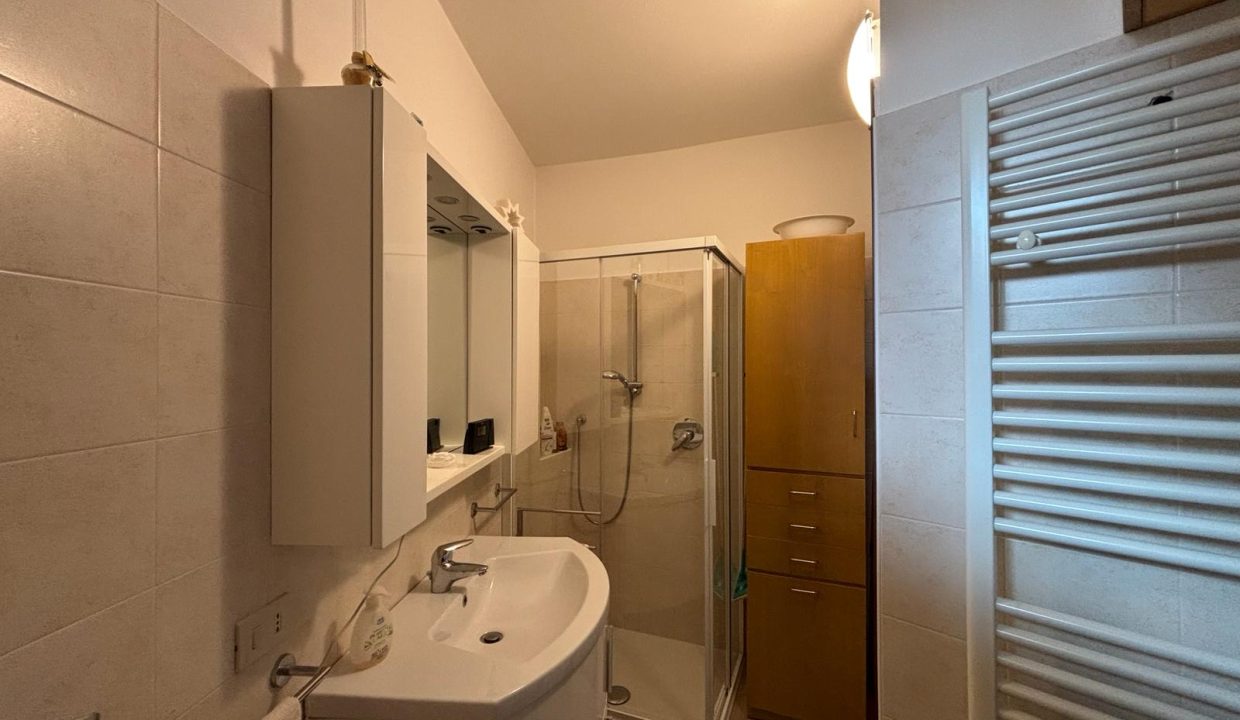 TRILOCALE A MANDELLO CON BALCONE