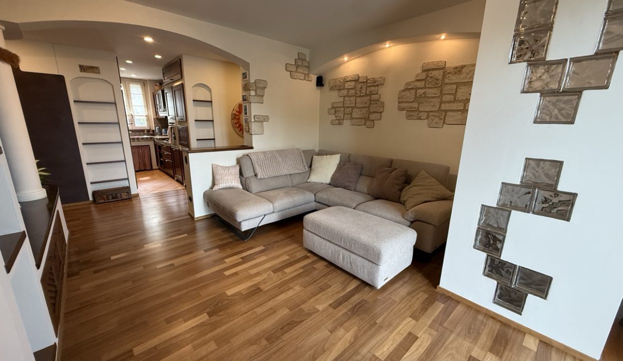Quadrilocale con piscina galbiate (16)