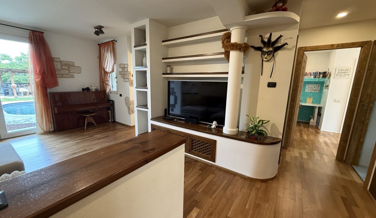 Quadrilocale con piscina galbiate (19)