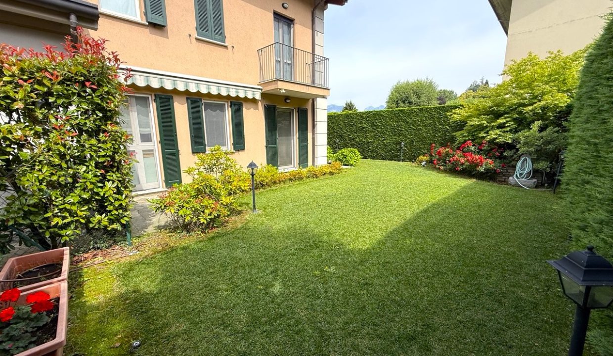 Quadrilocale con piscina galbiate (28)