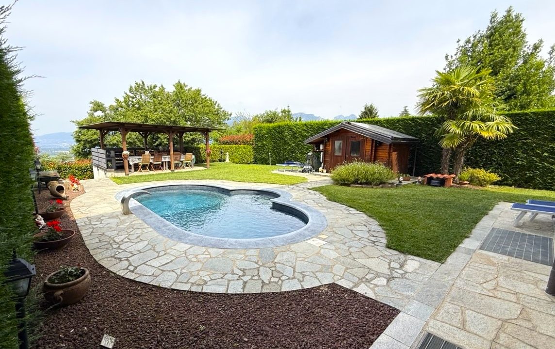 Quadrilocale con piscina galbiate (29)