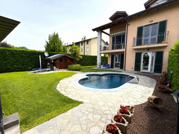 Quadrilocale con piscina galbiate