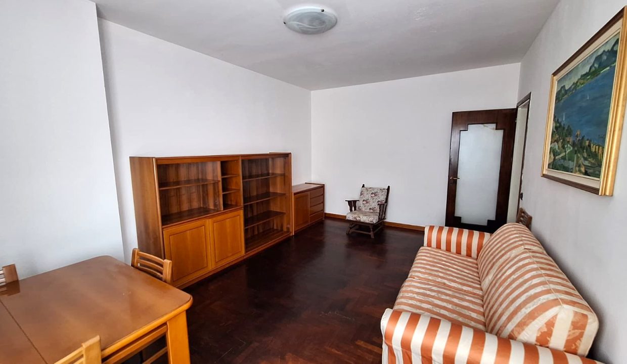 BILOCALE LECCO CON TERRAZZO (18)