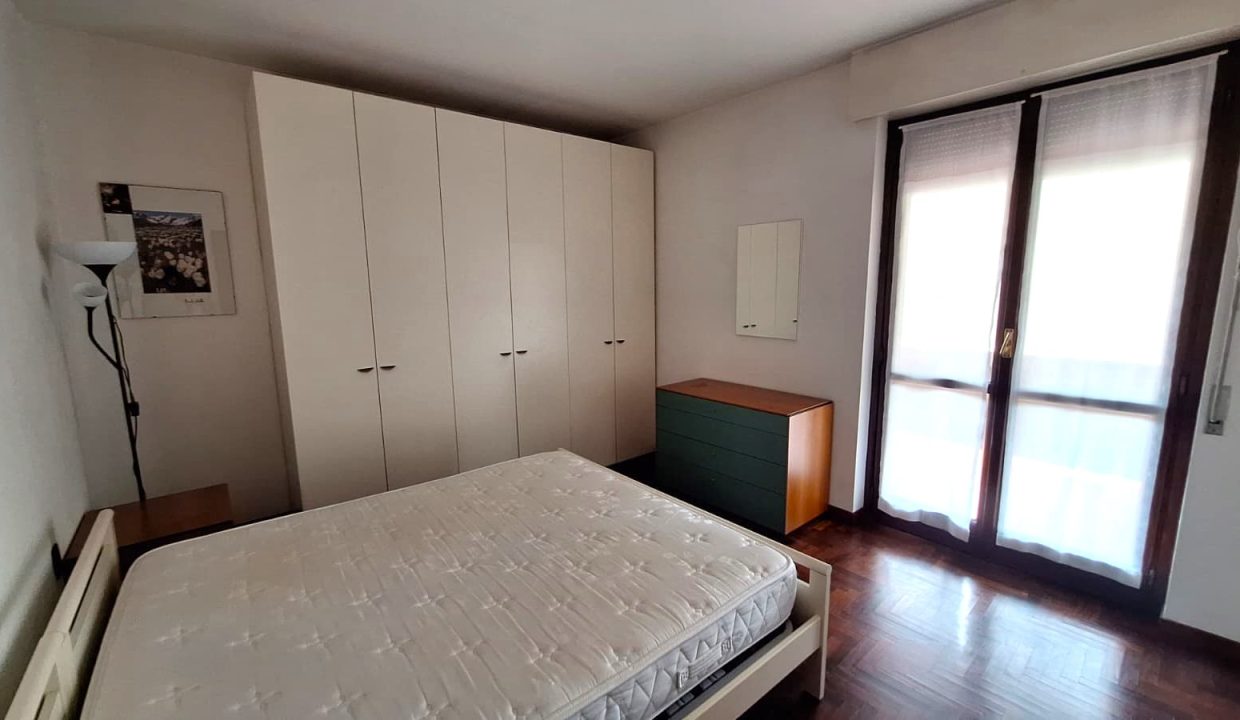 BILOCALE LECCO CON TERRAZZO (4)