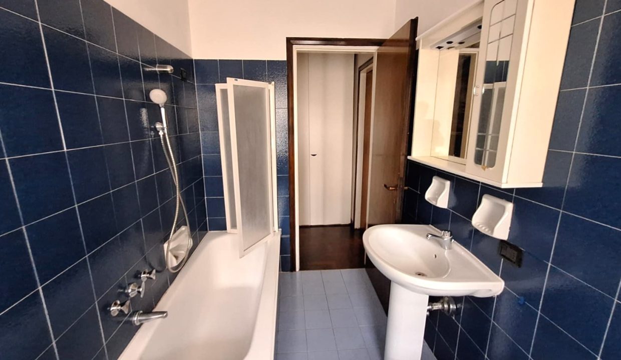 BILOCALE LECCO CON TERRAZZO (5)